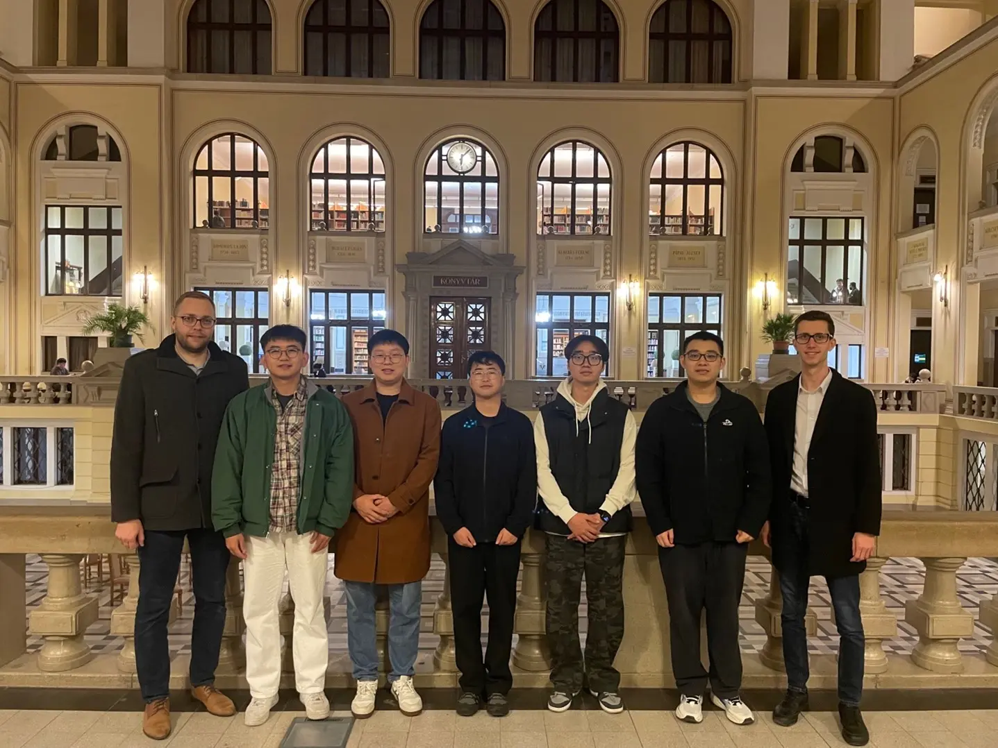 Shanghai DianJi Egyetem doktoranduszok